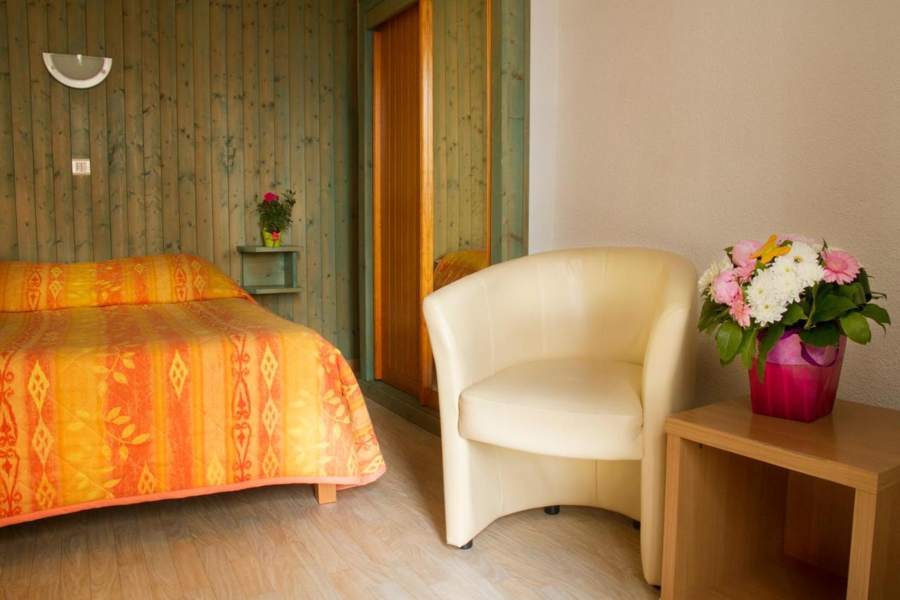 Hotel De La Grotte Aix-les-Bains Ngoại thất bức ảnh