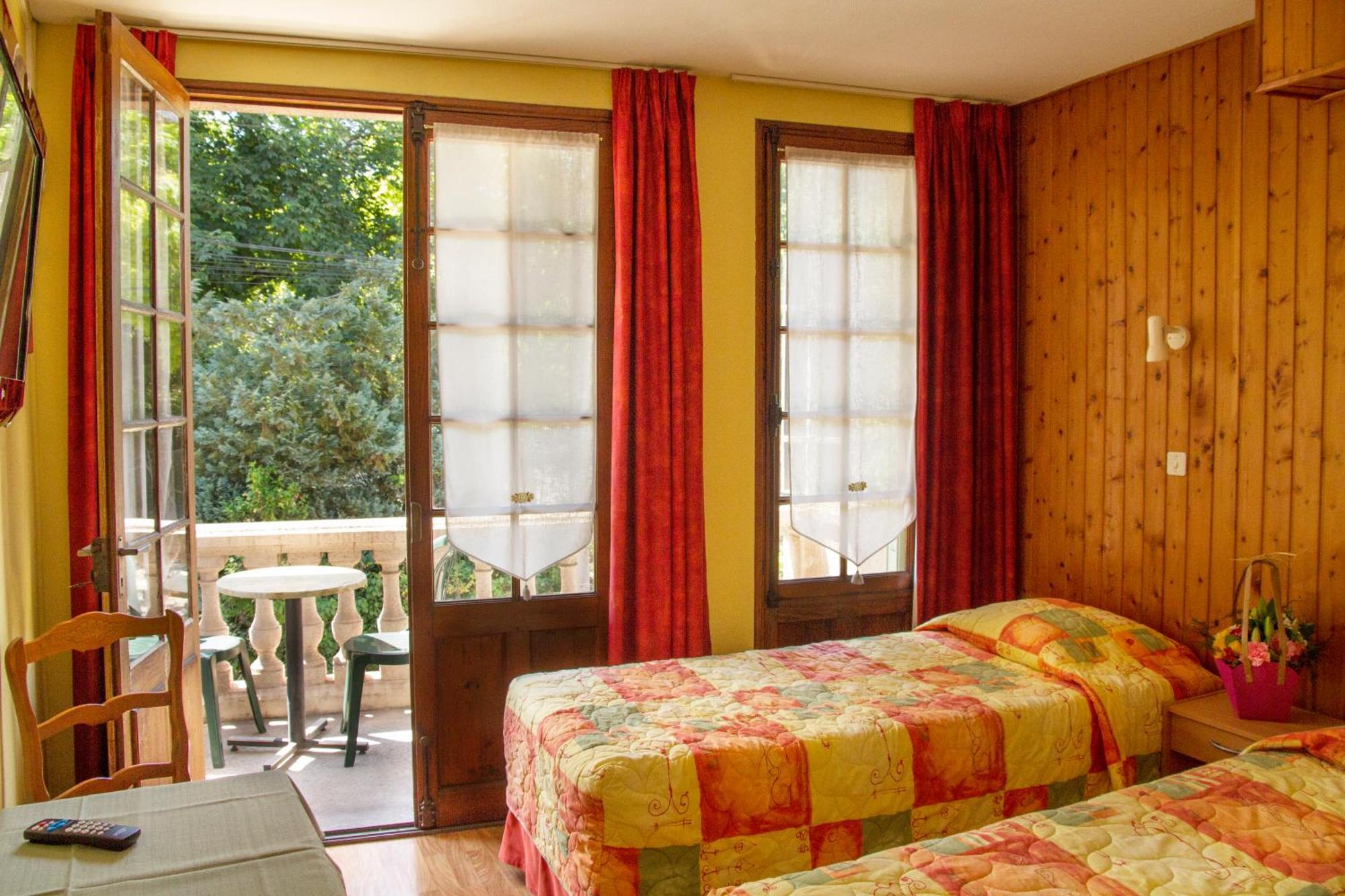 Hotel De La Grotte Aix-les-Bains Ngoại thất bức ảnh