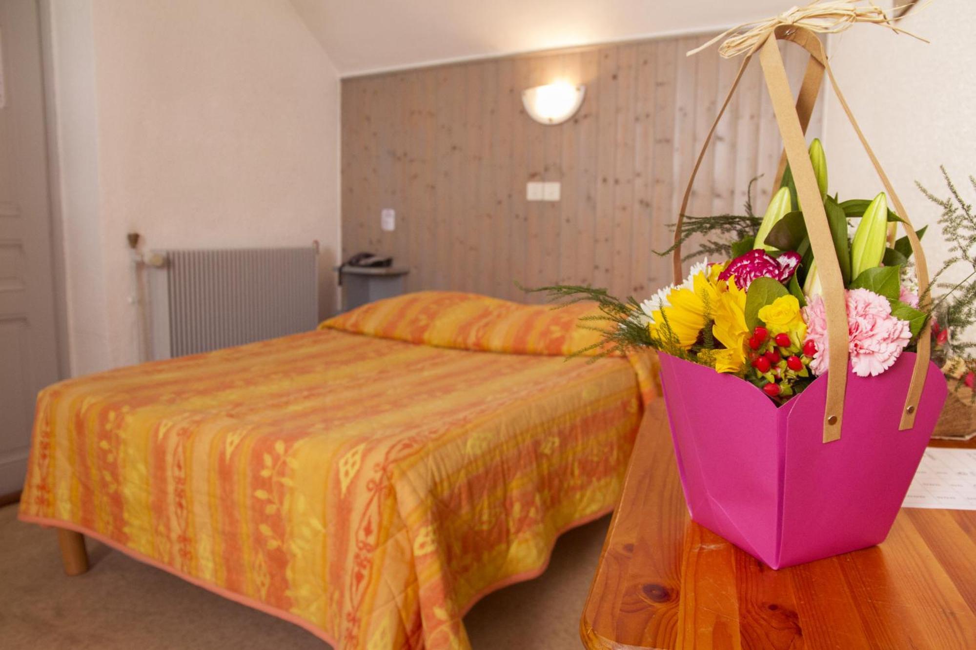 Hotel De La Grotte Aix-les-Bains Phòng bức ảnh
