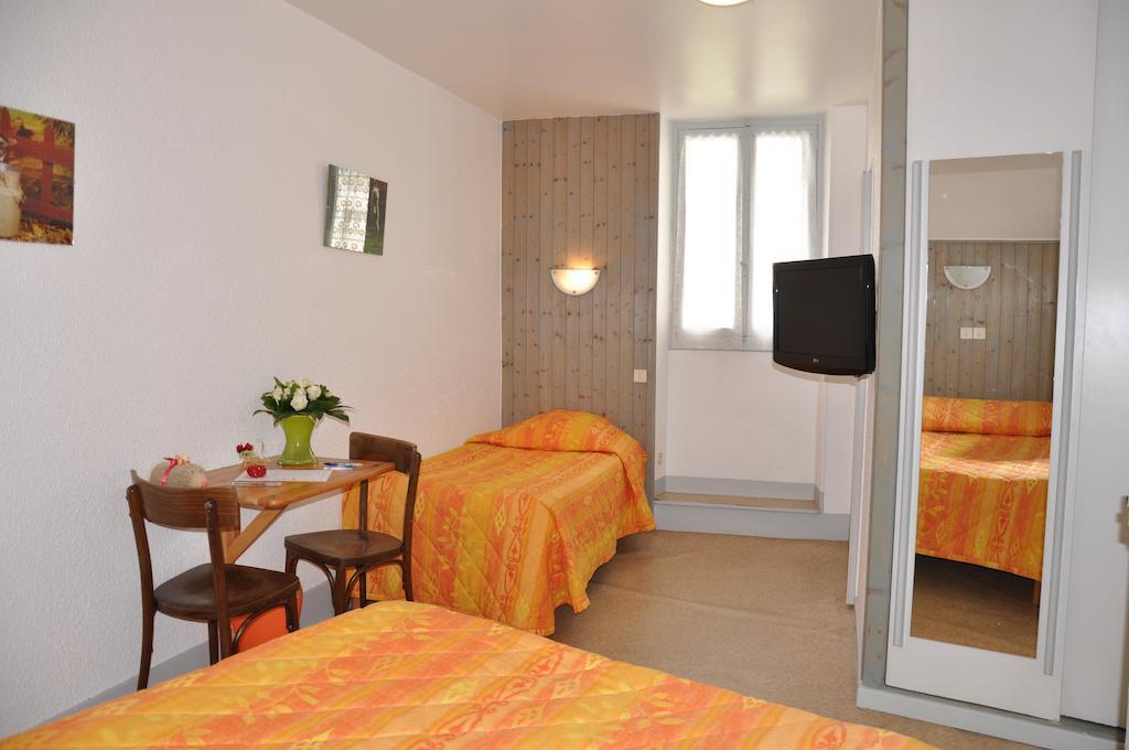 Hotel De La Grotte Aix-les-Bains Phòng bức ảnh