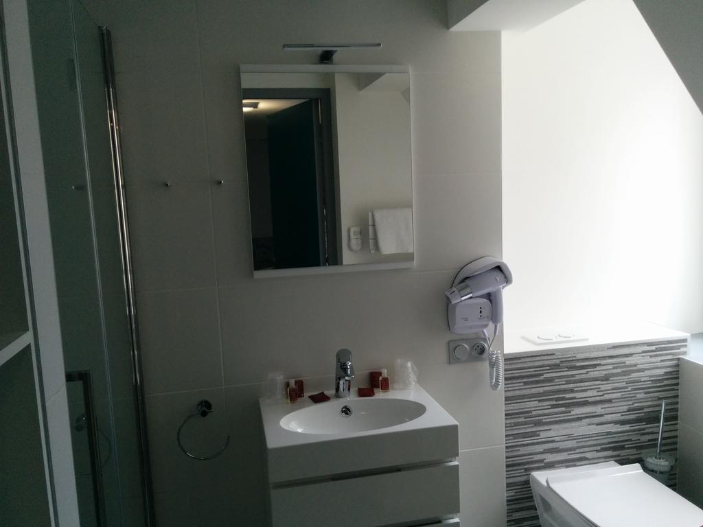 Hotel De La Grotte Aix-les-Bains Ngoại thất bức ảnh